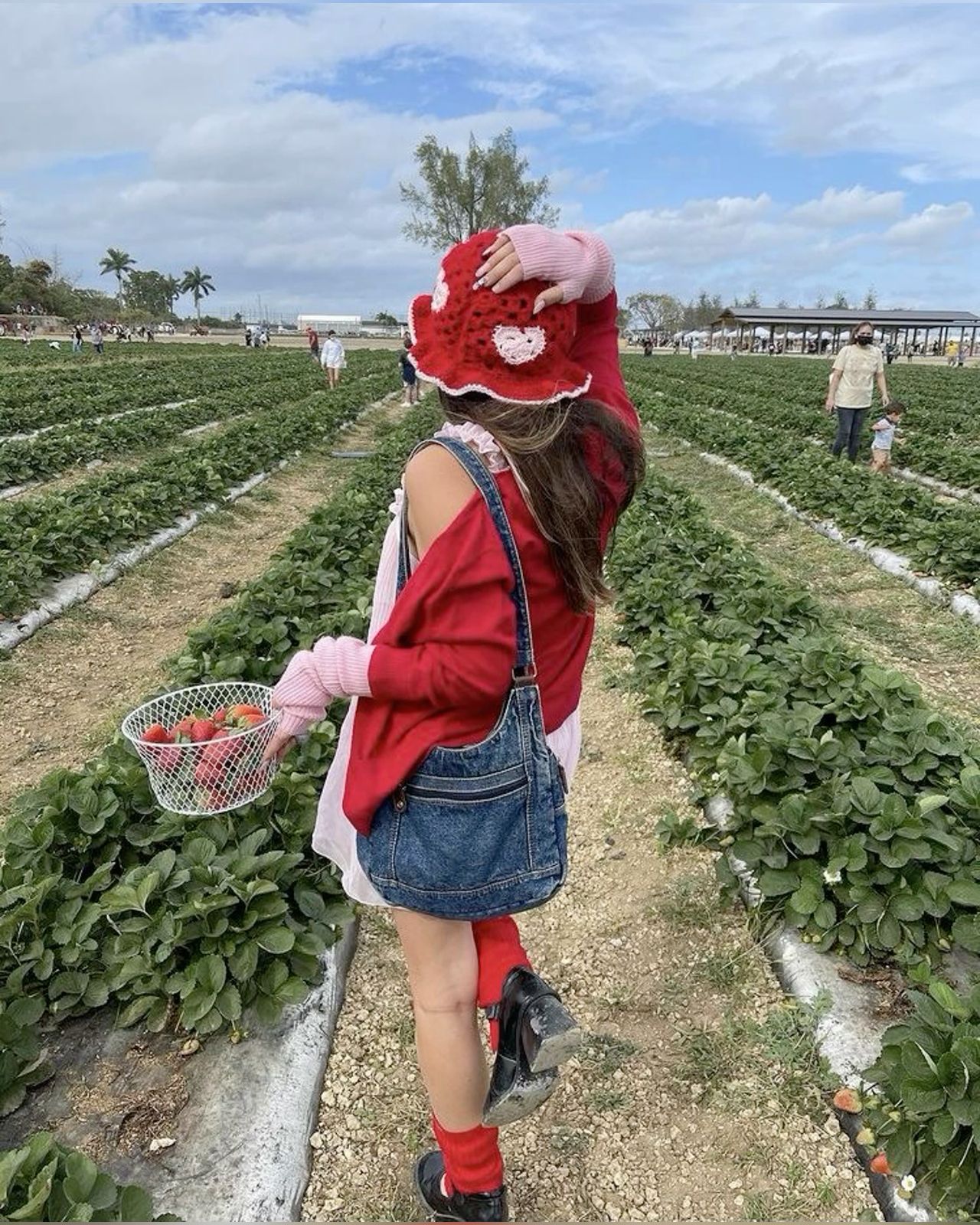 trendy strawberry picking outfit ideas for kids