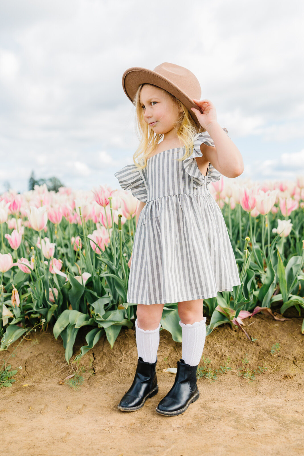 tulip farm outfit ideas 0041