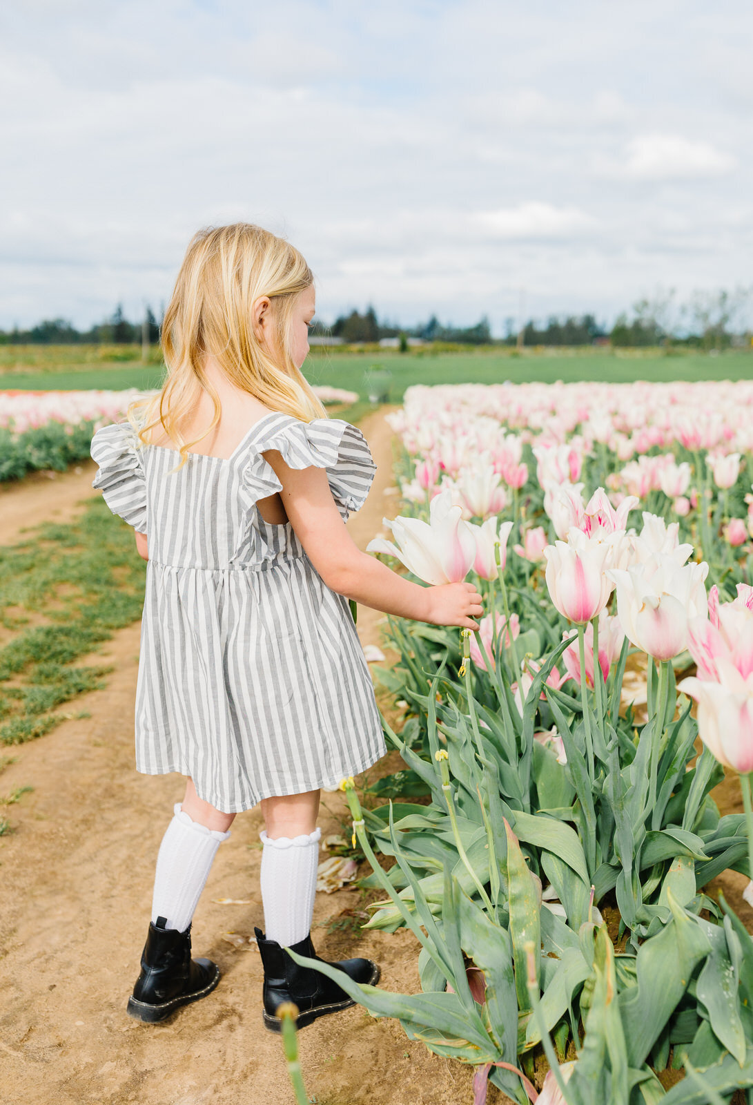 tulip farm outfit ideas 0058