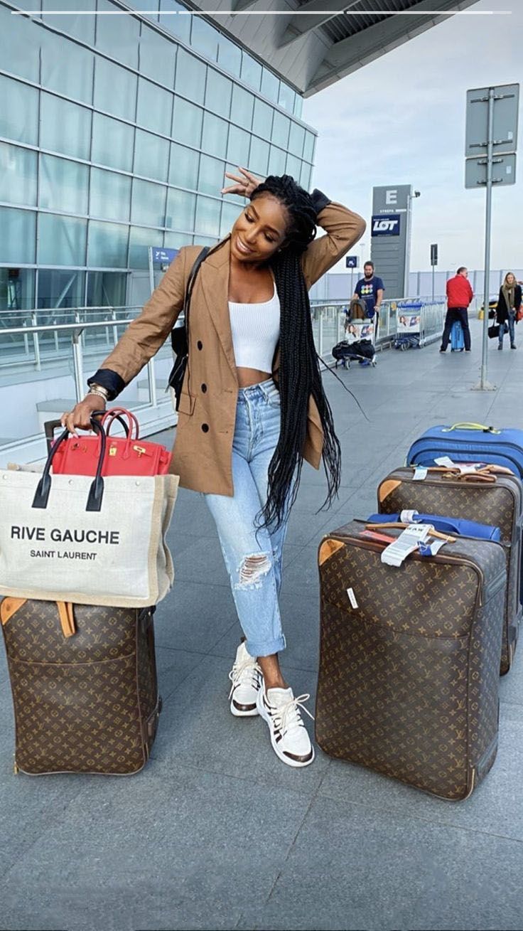 versatile comfy airport outfit ideas for stylish travelers