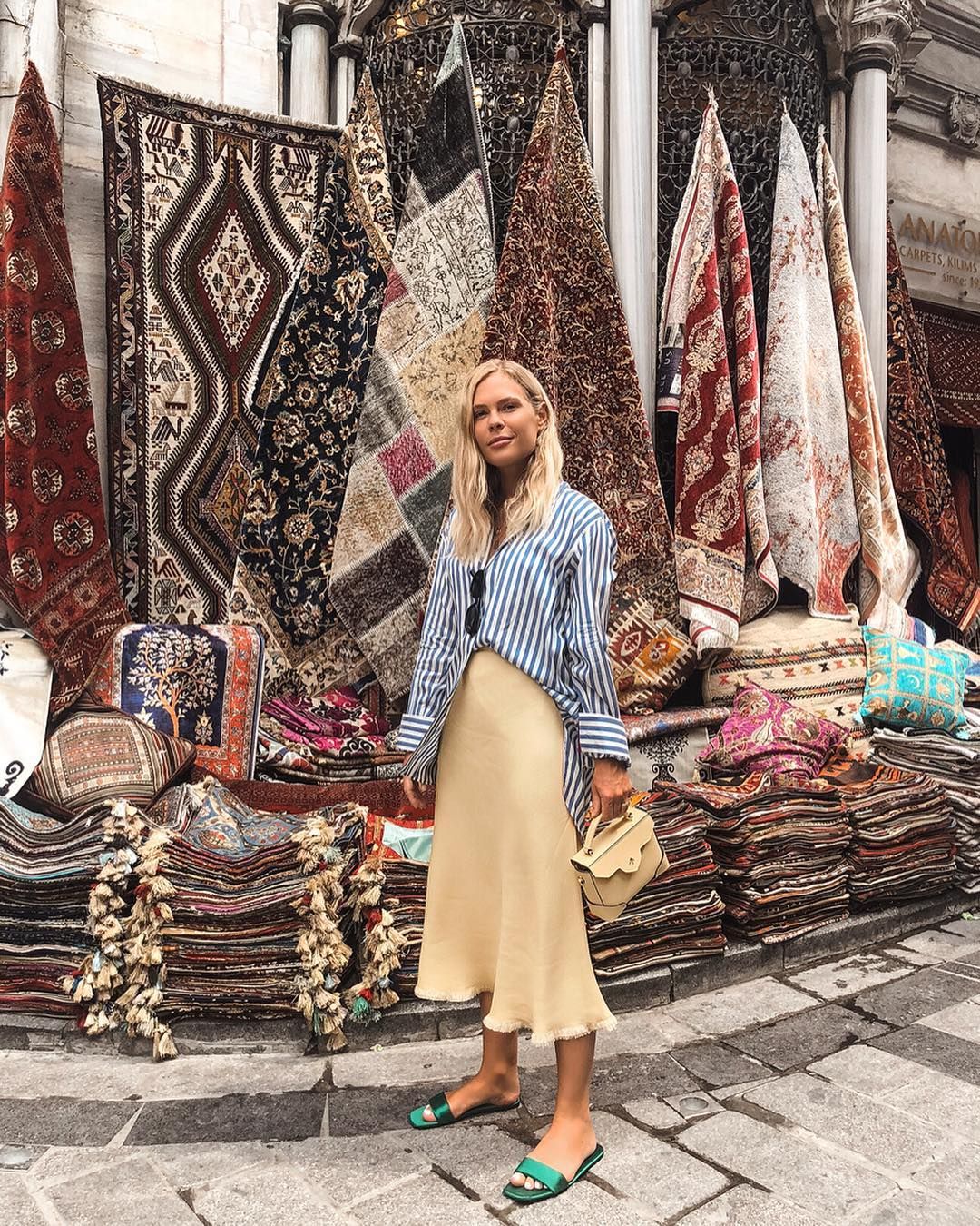 versatile Istanbul outfit suggestions for seasonal weather