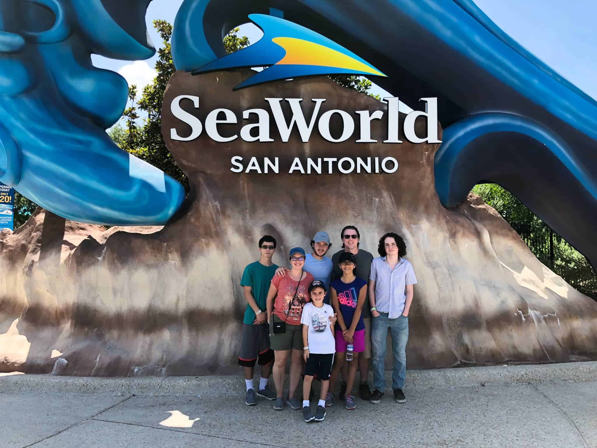 versatile Seaworld outfit ideas for aquatic adventures