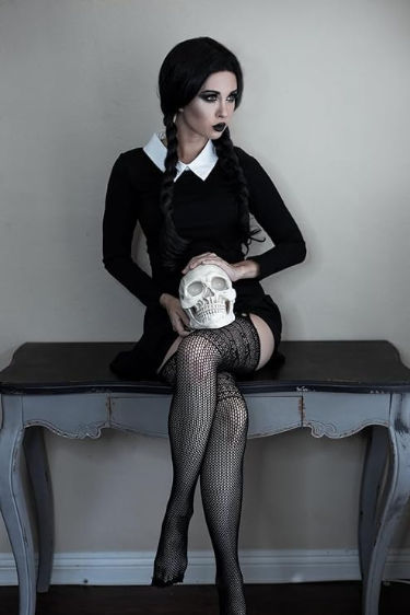 vintage Addams Family outfit inspiration