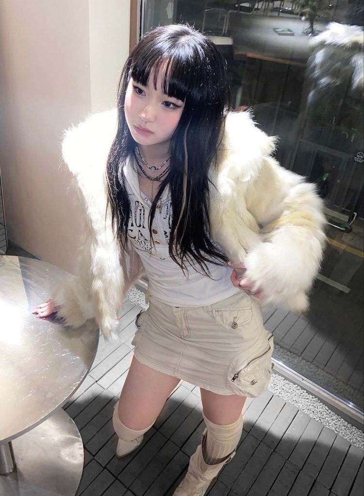 white fur coat outfit ideas 0094