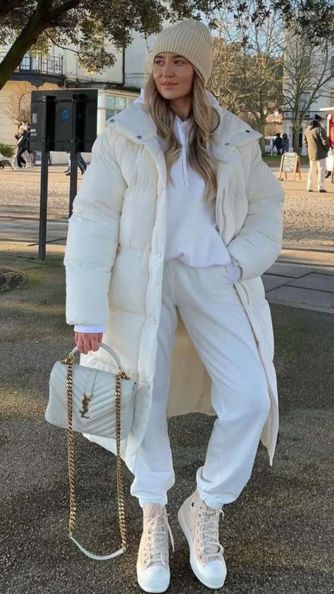 white puffer jacket outfit ideas 0027