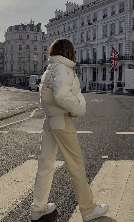 white puffer jacket outfit ideas 0059