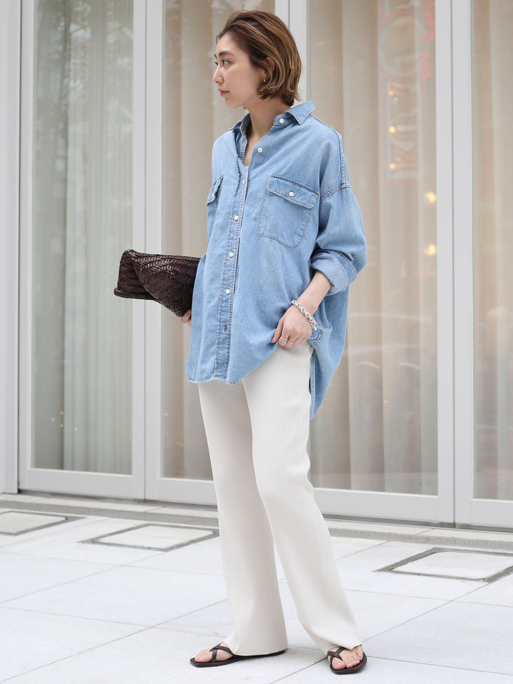 white shirt and jeans outfit ideas 0061