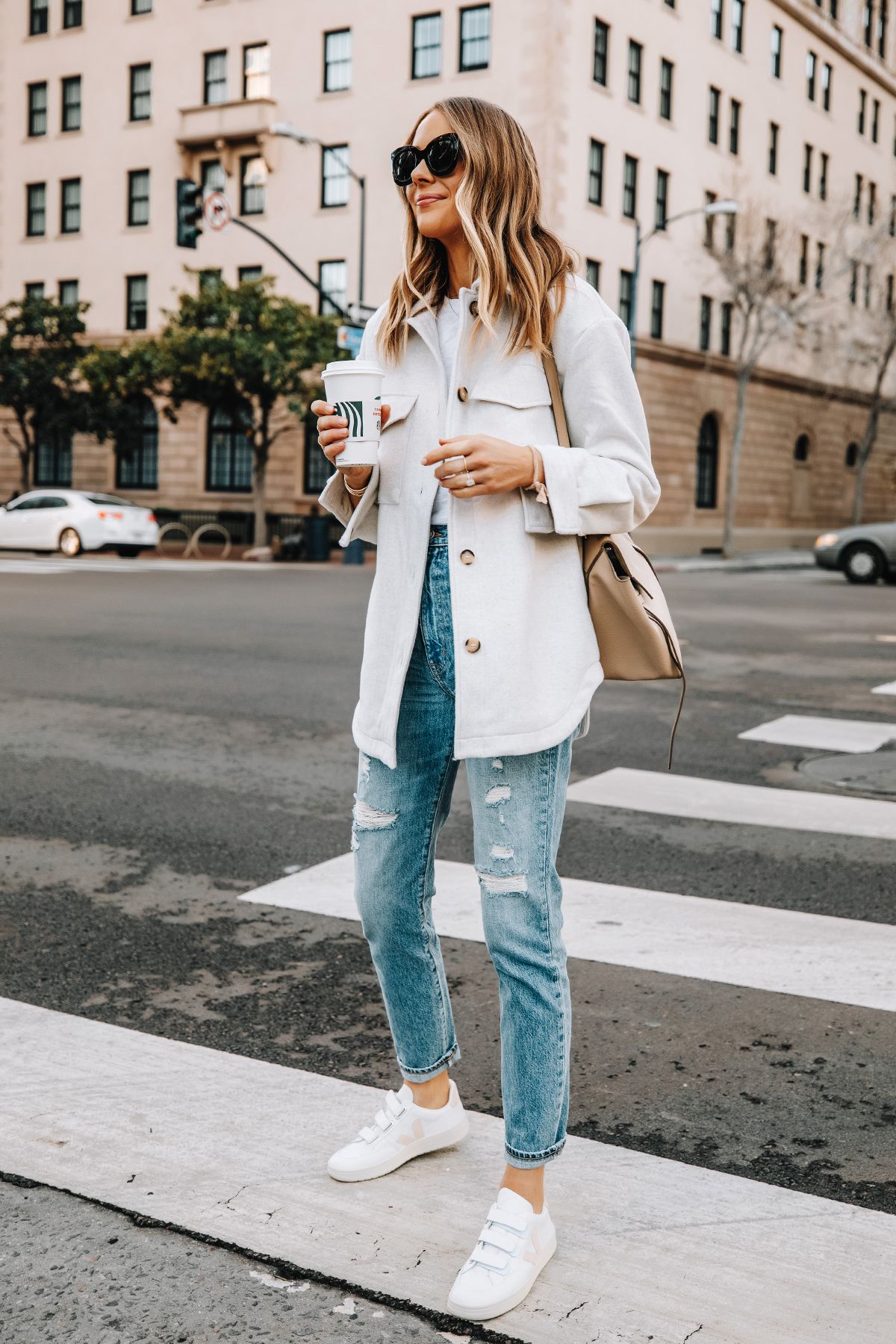 white sneakers outfit ideas 0030