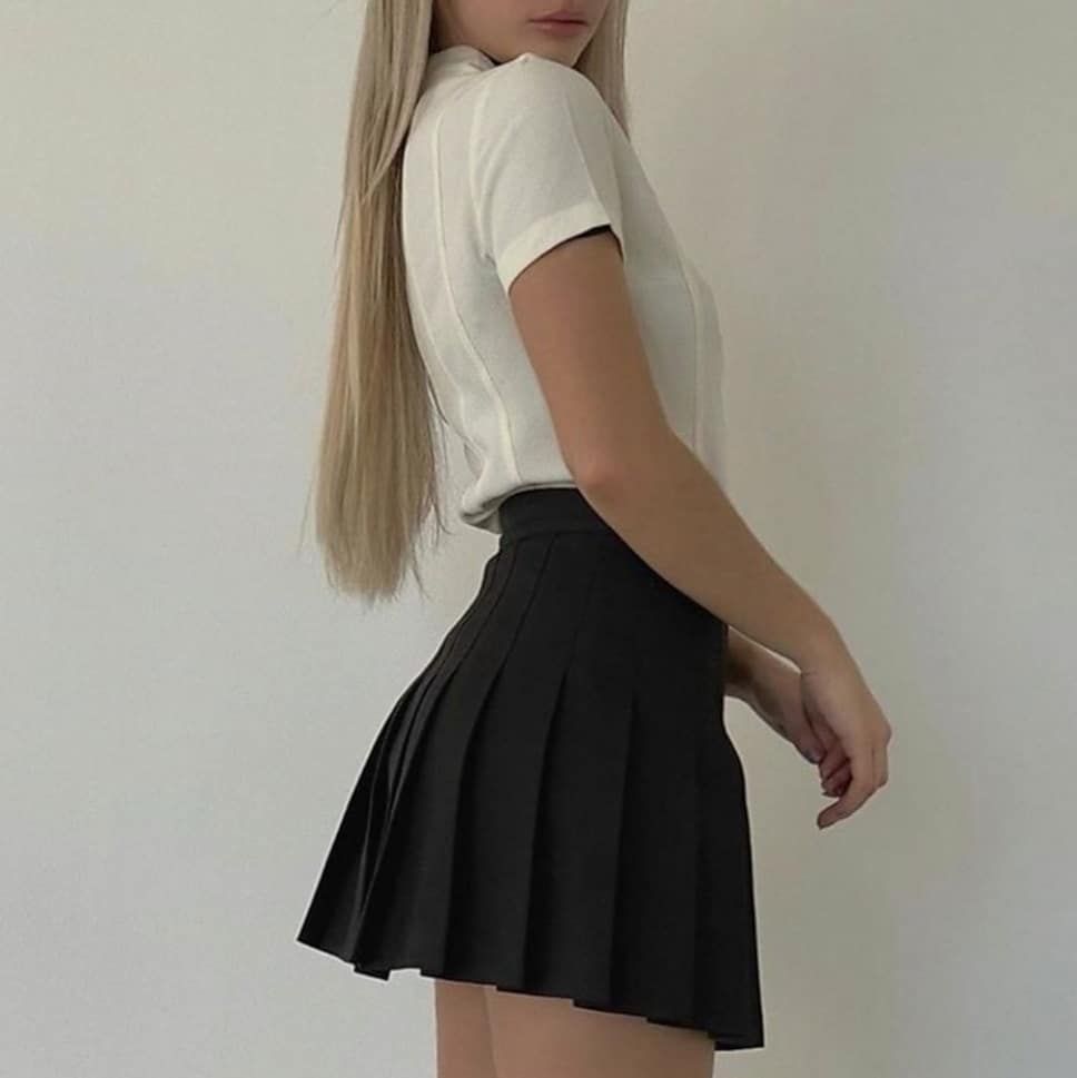 Effortless black tennis skirt outfit ideas for chic and sporty looks