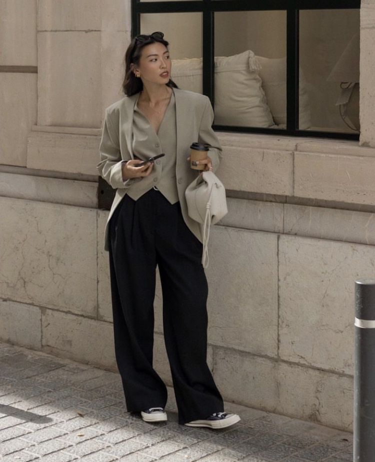 Bold black trousers outfit ideas for chic and stylish looks anytime