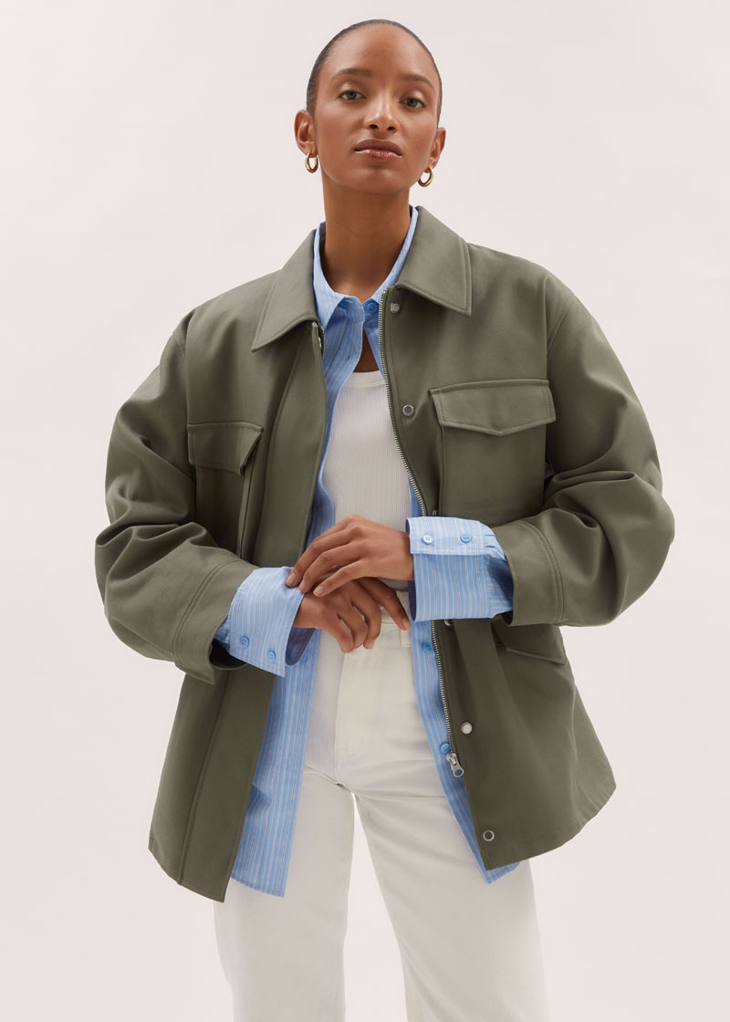 Sophisticated green jacket outfit ideas for stylish looks this season