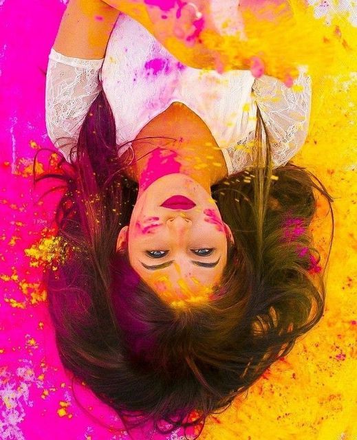 Minimalist Holi outfit ideas for a vibrant and stylish celebration