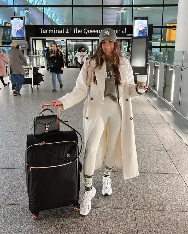 Airport outfit ideas winter with sporty styles for cozy travels