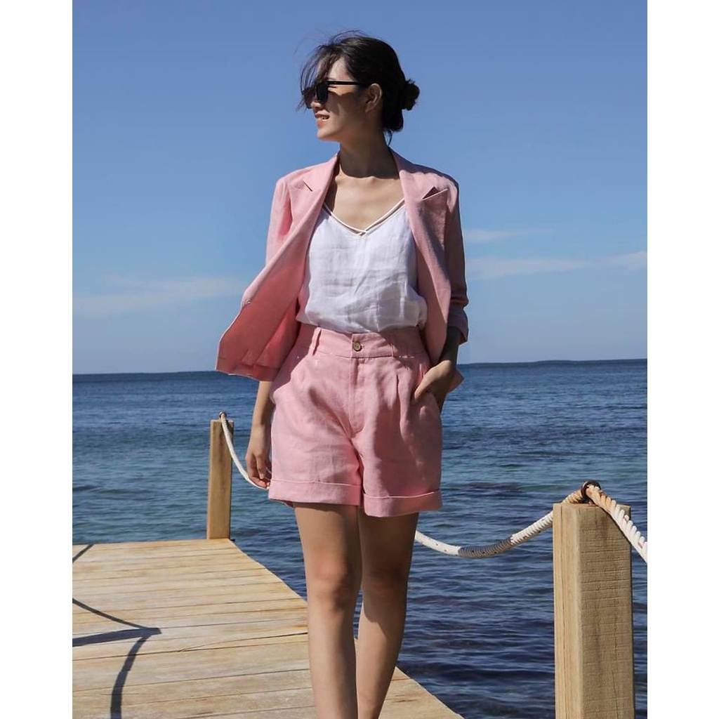 Stylish linen shorts outfit ideas to elevate your summer wardrobe