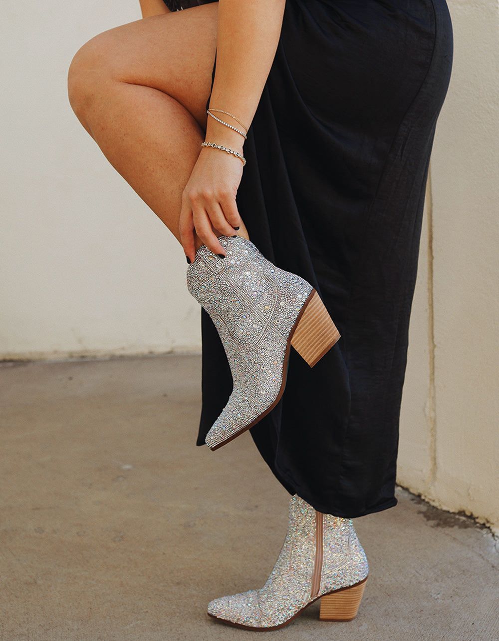 Sophisticated rhinestone boots outfit ideas for a glamorous look