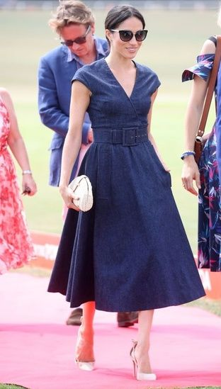 Stylish royal blue dress outfit ideas for every occasion this season