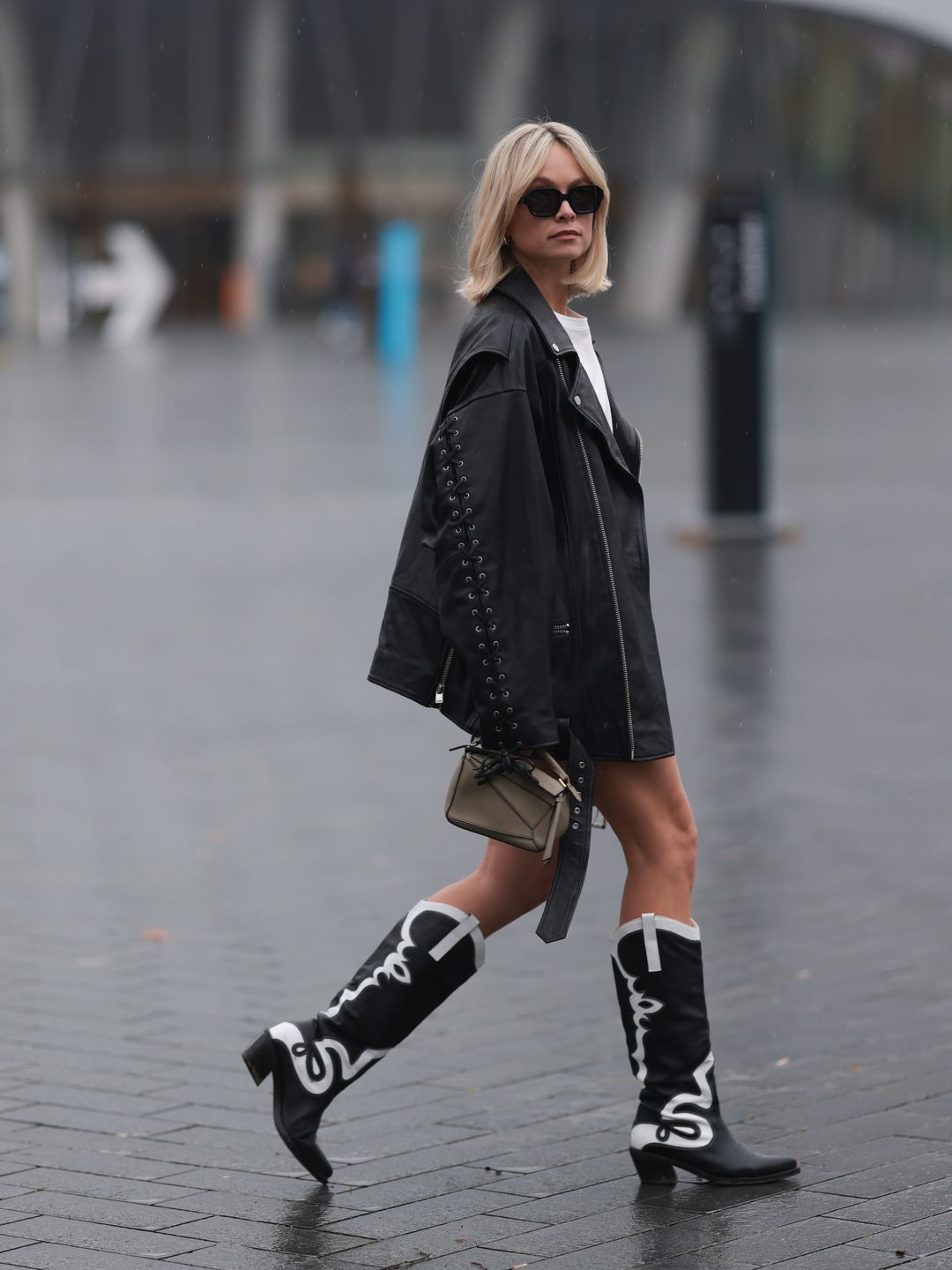 Chic snakeskin boot outfit ideas to elevate your wardrobe style instantly