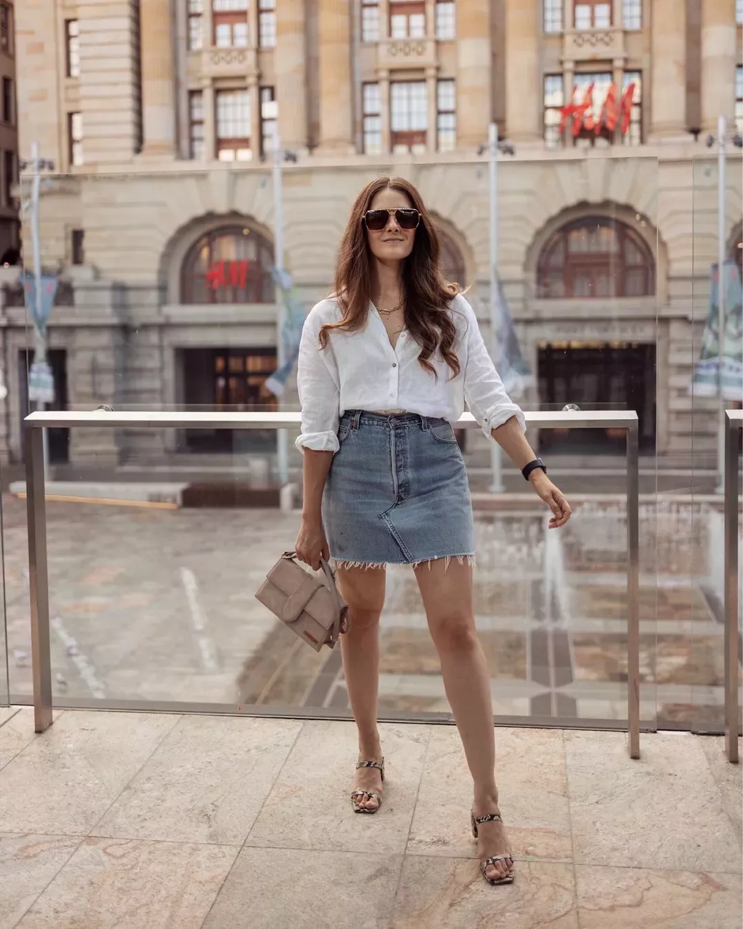 Stylish white denim skirt outfit ideas to elevate your summer look